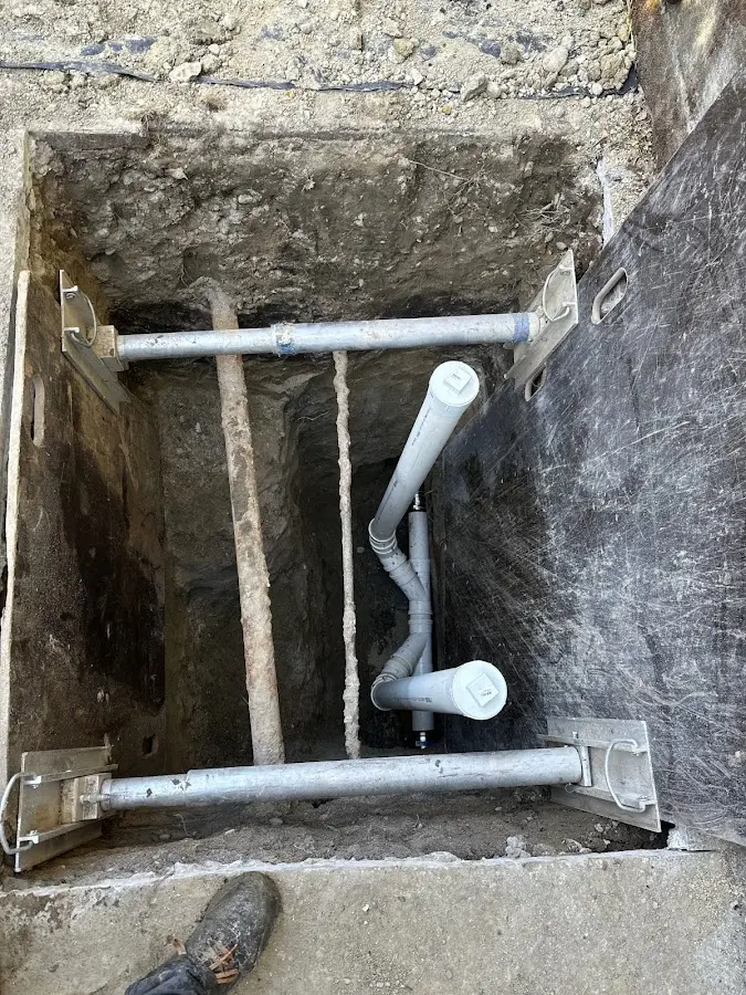 Experienced plumber completing Gas Line Repair work in Florida Gulf Coast University